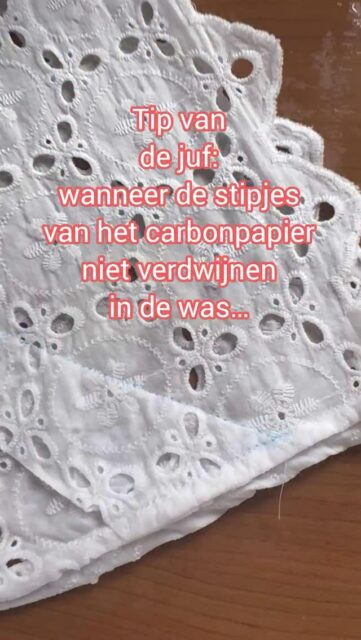 Lekker oldskool, ik ben een grootverbruiker van ossengalzeep 🤭Natuurlijk, biologisch afbreekbaar en gemaakt met restafval van de vleesindustrie… ✅

En ja, een coupenaad kun je wat mij betreft alleen perfect naaien wanneer je de poten met kleermakerscarbonpapier en een radeerwiel overneemt op je stof 😊 Daar schreef ik een blog over, heb jij dit al gelezen? Je vindt ‘m via de link in mijn profiel.

#onlinenaailes #onlinenaaicursus #naailes #naaicursus #leernaaien #learntosew #naaienvoorbeginners #naaienvoorgevorderden #oplesbijstudiodotter #teamstudiodotter #sewing #naaienisleuk #hobby #creative #creatief #sewover30 #sewover40 #sewover50 #sewover60 #sewsewsew #sewingaddict  #iwearwhatisew #isewmyownclothes #isewwhatiwear #bernina #naaitip #sewingtip #sewingtutorial
