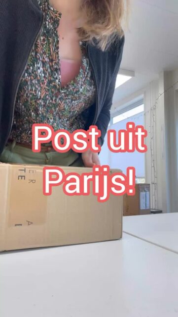 4 nieuwe patronen (+ 1 aanvulling) en 6 nieuwe stoffen van @atelierbrunette werden deze week uit Parijs bezorgd, kijk je even mee? 🤤 

Via de link in mijn profiel kom je bij alle stoffen en patronen in de webwinkel terecht!

#naaien #sewing #hobby #creatief #couture #kleermaker #coupeuse #seamstress #isew #sewingismytherapy #naaitip #naaitutorial
#dotterdag #onlinenaailes #onlinenaaicursus #naailes #naaicursus #leernaaien #learntosew #naaienvoorbeginners #naaienvoorgevorderden #oplesbijstudiodotter #teamstudiodotter 
#naaimachine 
#stoffenwinkel #viscose #denim #poplin #corduroy