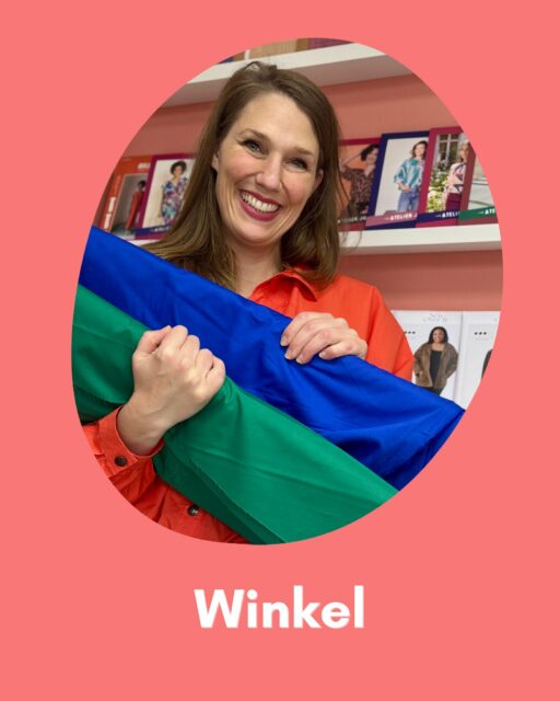 Met Studio Dotter hoef je de deur niet meer uit om zelf hele mooie kleding te naaien. Op de website vind je: 

✂️heel veel lange en korte naaicursussen waarin ik jou aan de hand van videolessen leer (mooier, beter, überhaupt) naaien. Al die video's kun je tot steeds maar weer terugkijken, zodat je niet alles allemaal hoeft te onthouden. Je volgt ze in je eigen tempo en in je eigen naaikamer, maar #teamstudiodotter komt ook regelmatig samen in de besloten facebookgroep, in een live online Sew Along of een Vraag&Antwoord sessie op YouTube!

✂️ prachtige stoffen van bekende (en beproefde!) merken. Zoveel mogelijk van organische en Europese makelij!

✂️ papieren naaipatronen van merken. Al deze patronen zijn voorzien van een uitgebreide handleiding met tekst en veel plaatjes om jou te helpen. Ook is de pasvorm van dit soort patronen over het algemeen véél beter dan die uit de tijdschriften, omdat er veel tijd wordt gestoken in het uittesten ervan. Fijn! En wist je dat ik bij veel patronen een korte online cursus aanbeveel om je door de lastige onderdelen als een boordje, gulp, reverskraag of paspelzak heen te loodsen?

✂️ alle naai-tools om het jou makkelijk te maken; van rolmessen en snijmatten (hup #teamrolmes!) tot lijmstiften en applicatiescharen. 

#sewingpattern #sewista #selfishsewing #isew #sewingpattern #naaipatroon #sewingaddict #sewcialist #sewingforwomen #zelfmakenisveelleuker #sewover40 #wearwhatyousew  #naaitips #sewingtips #sewingtricks #naaieniship #naaienistof #naaienisleuk #naaienvoorbeginners #naaienvoorgevorderden #naaienvoormezelf #naaienvoorkids #sewista #sewing #hobby #creatief #naaimachine #stoffenwinkel #stoffenwebshop