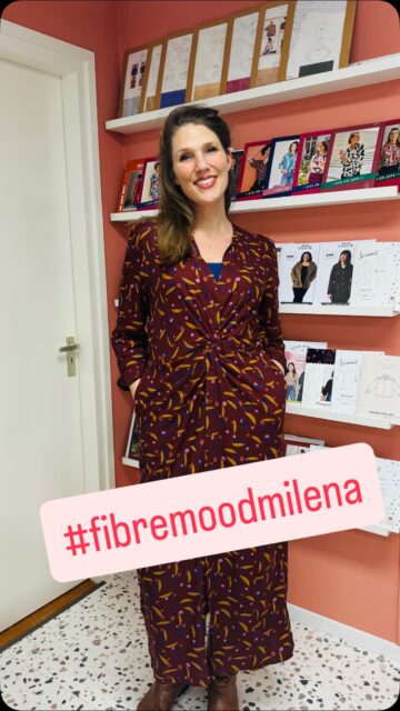 De #fibremoodmilena is echt een Aanrader, met een hoofdletter! Wèl zakken toevoegen natuurlijk 😊

Ik maakte de jurk in de viscose crèpe Java Rust van Atelier Brunette (ook te koop in Ivy Green), een mooie stof met een wat grillige structuur in een goede kleur met feesteljike print. Je vindt beide stoffen in mijn webwinkel.

@fibremood #fibremood36 #atelierbrunette #stoffenwinkel #viscose