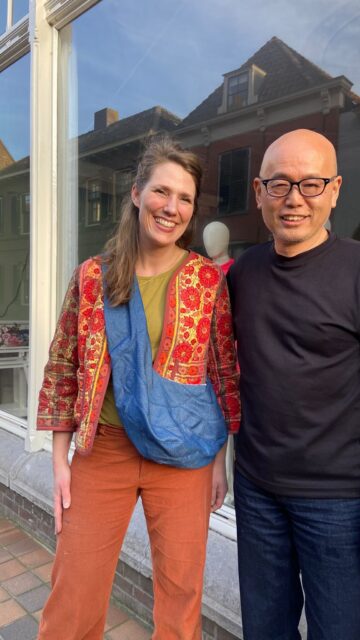 Afgelopen week was ik op bezoek bij @dutchcoutureacademy en @tr_cutting_school voor een vierdaagse cursus Transformational Pattern Cutting. Ik probeer elk jaar geld en tijd vrij te maken om iets nieuws te leren en wat ik in deze 4 dagen heb gezien en geleerd gaan mijn eigen leerlingen absoluut terugzien de komende tijd 😃

@naaicafe.nl @btolboom @____________doordebot 
#shingosato #patterncutting #lifelonglearning #modevakschool #naailes