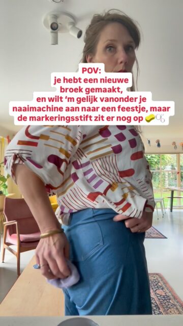 #tikitrousers van @notches_patterns (🤫Er is een nieuwe online cursus in de maak! 🎉 Wil je zeker op de hoogte blijven van hoe, wanneer, waar en vooral: korting? Schrijf je dan even in voor de nieuwsbrief via de link in mijn profiel!)
Blouse: La Chemisette van @atelierbrunette, stof: viscose van @atelierjupe.
Broek: Tiki trousers, stof: privé.
Beide patronen en de stof van de blouse vind je in mijn webwinkel!

#onlinenaaicursus #lerennaaien naaienvoorbeginners