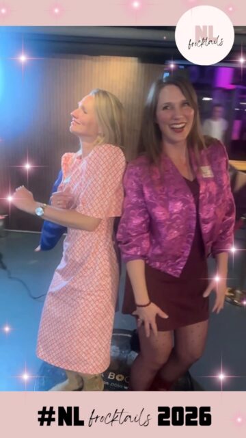Ik was niet van dat podiumpje af te slaan gisteren 🤭 Eerst met leerlingen @mindyourstitch_nl @cottoncandy_nl @maaikerautenberg en @ikbenliane, daarna met @danckaertsmodevakscholen collega’s @modeatelier_yo_creo en @modeateliermargreet. Thanks voor de leuke avond @nlfrocktails 💛💛💛
